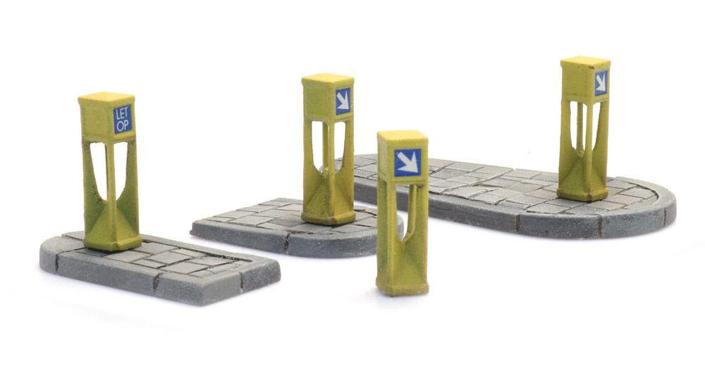 Artitec 10.390, EAN 8720168701749: H0 Verkehrspoller (4x) und Verkehrsinseln (2x) Bausatz