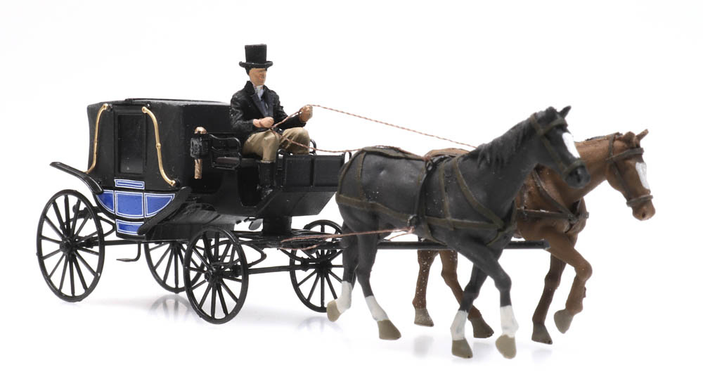 Artitec 387.424, EAN 8719214087524: H0 Landauer Kutsche geschlossen mit Figur, Fertigmodell