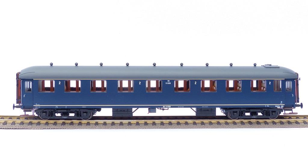 H0 B6153 berlinerblau, graues Dach Epoche III der NS