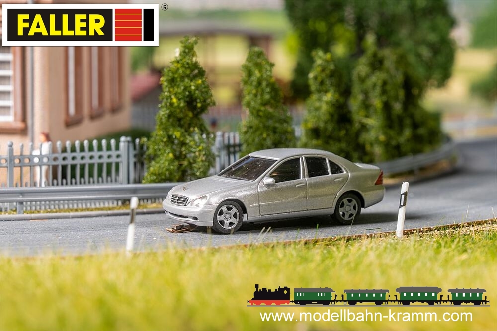 H0 MB C-Klasse W 203, silber (HERPA)