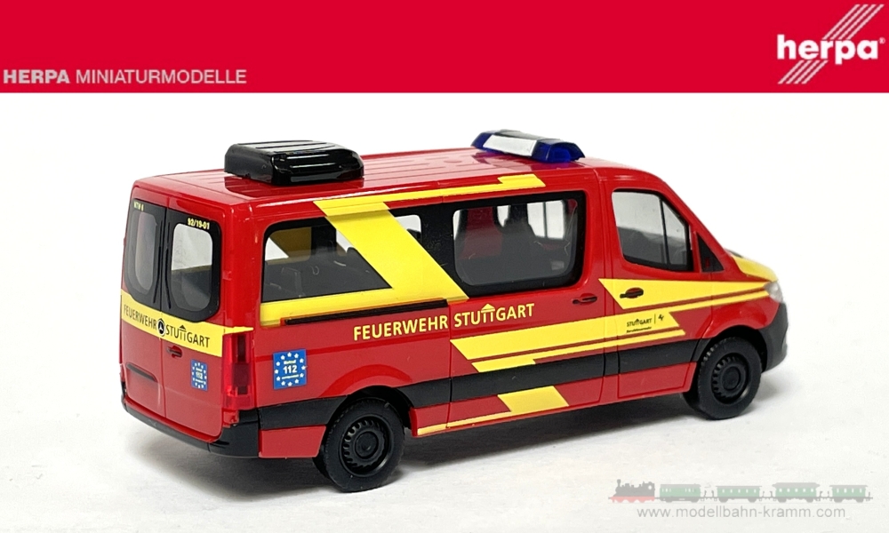 Herpa 945141, EAN 4013150945141: 1:87 Mercedes-Benz Sprinter ´18 Flachdach Bus MTW Feuerwehr Stuttgart