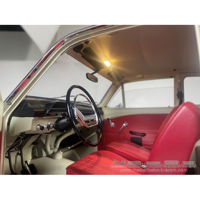 IXO 10101, EAN 4895102332694: 1:8 Volvo Amazon 122S Bausatz mit Licht und Sound