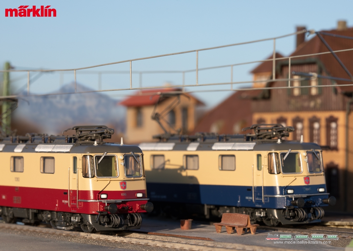 Märklin 37300, EAN 4001883373003: Class Re 421 Double Electric Locomotive Set