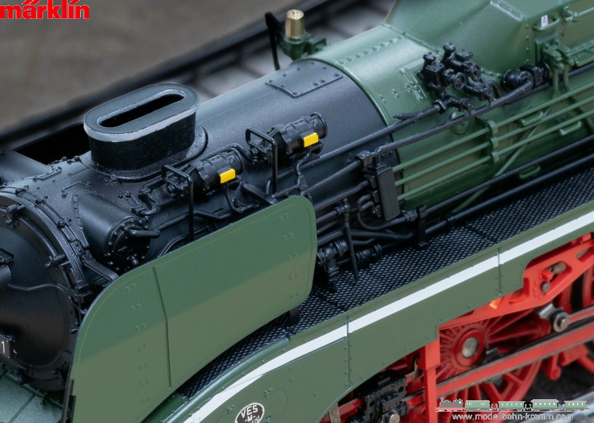 Märklin 38201, EAN 4001883382012: Steam Locomotive, Road Number 18 201