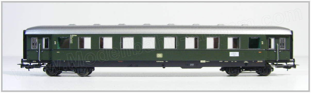 Piko 53275, EAN 4015615532750: H0 DC Schürzeneilzugwagen B4ylwe 2. Klasse DB III