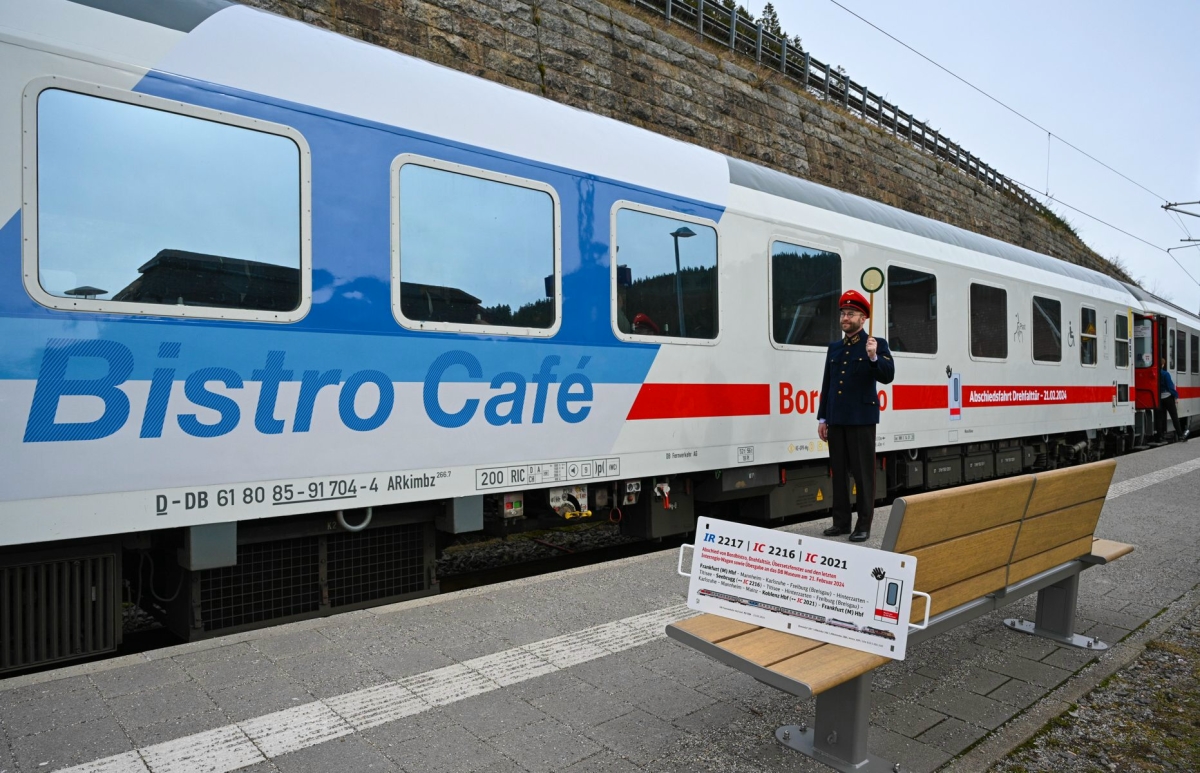 Roco 6200173, EAN 9005033077372: H0 DC 3er Set IC Abschiedsfahrt Drehfalttüren und Bordbistro