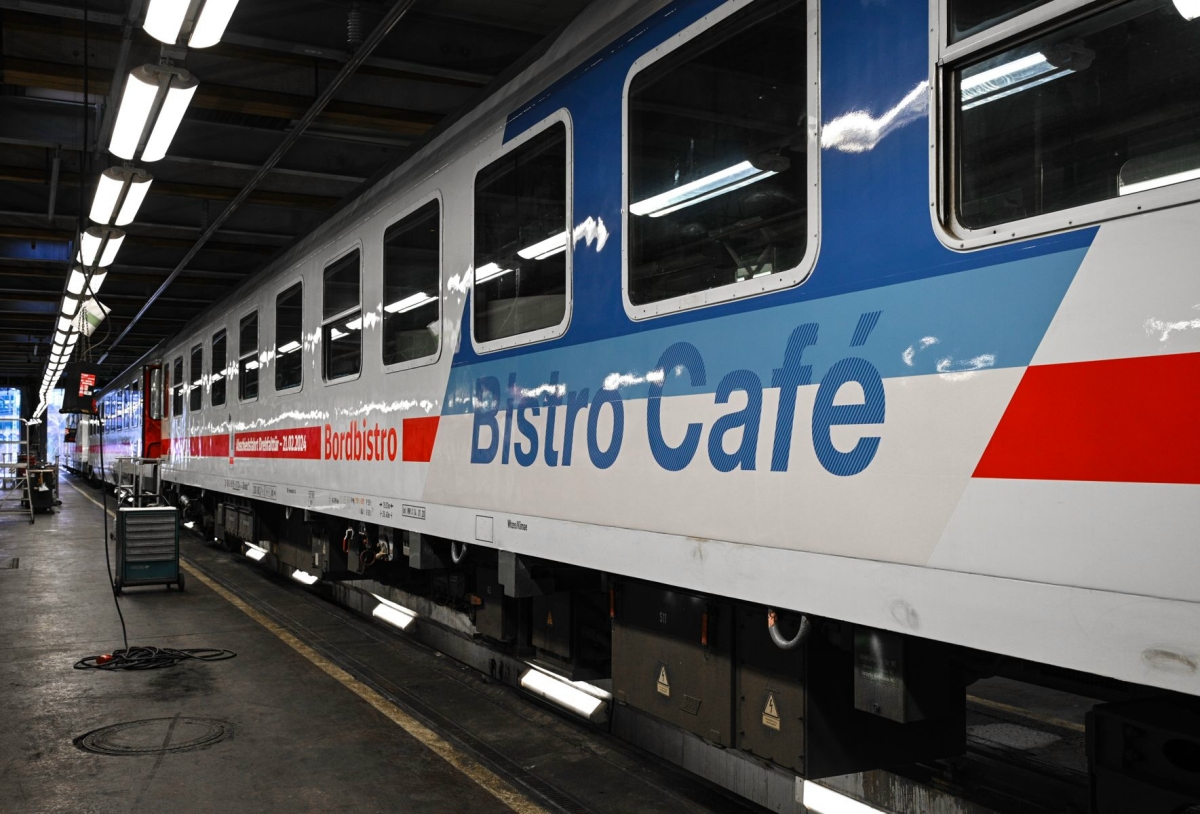 Roco 6200174, EAN 9005033077389: H0 DC 4er Set IC Abschiedsfahrt Drehfalttüren und Bordbistro