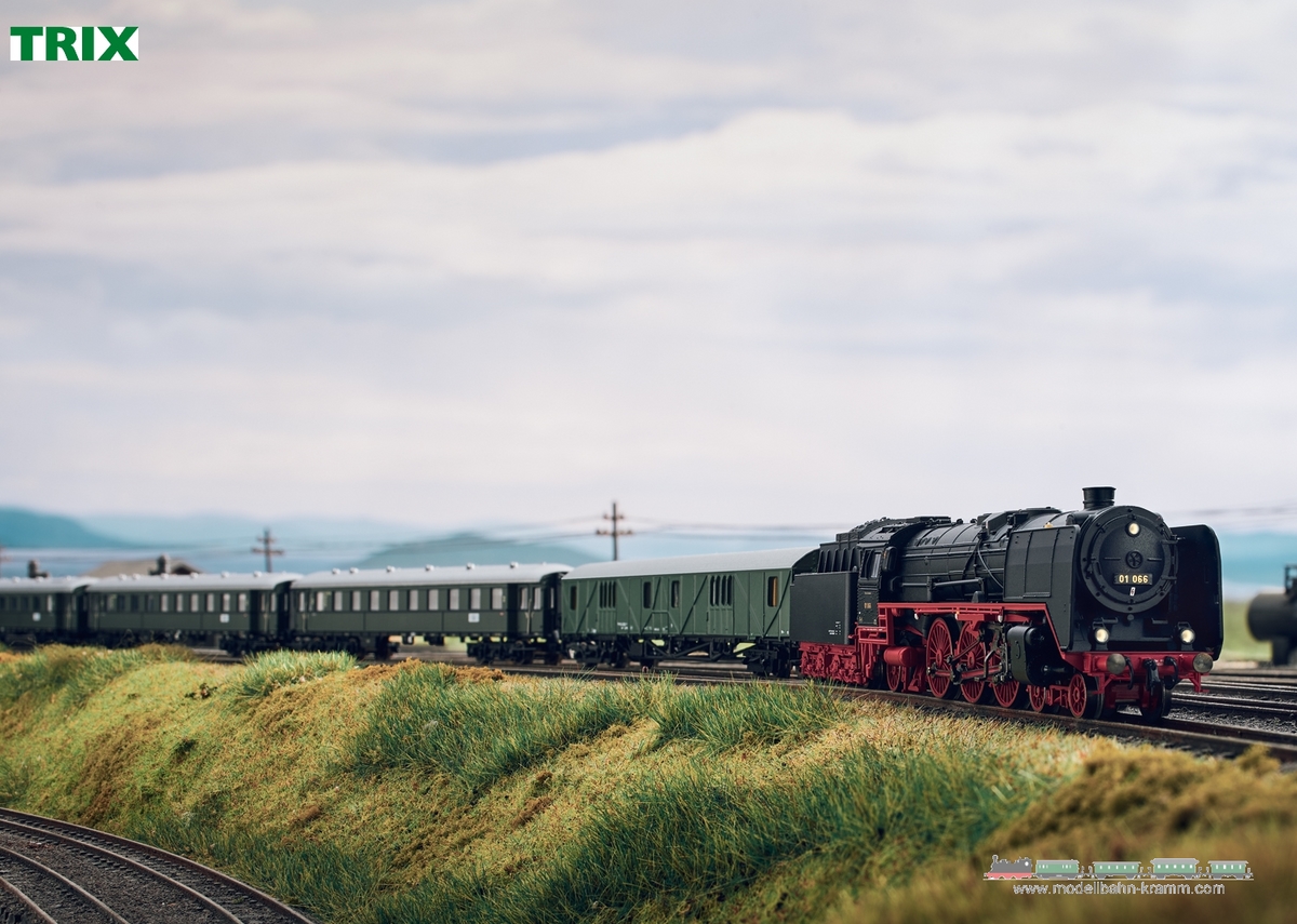 TRIX 16016, EAN 4028106160165: Class 01 Steam Locomotive