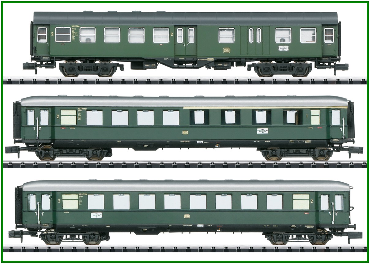 TRIX 18209, EAN 4028106182099: Limited Stop Fast Passenger Train in the Danube Valley Car Set