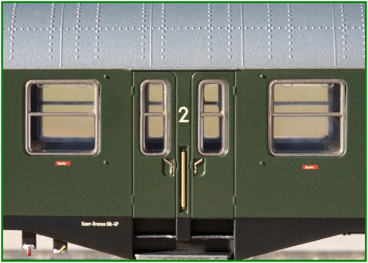 TRIX 23166, EAN 4028106231667: H0 DC digital Personenwagen 2. Klasse
