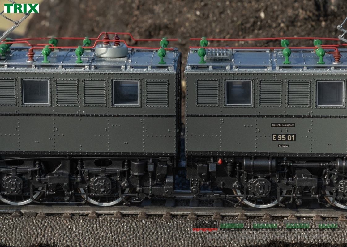 TRIX 25950, EAN 4028106259500: H0 DC Sound Elektrolokomotive Baureihe E 95 DRG