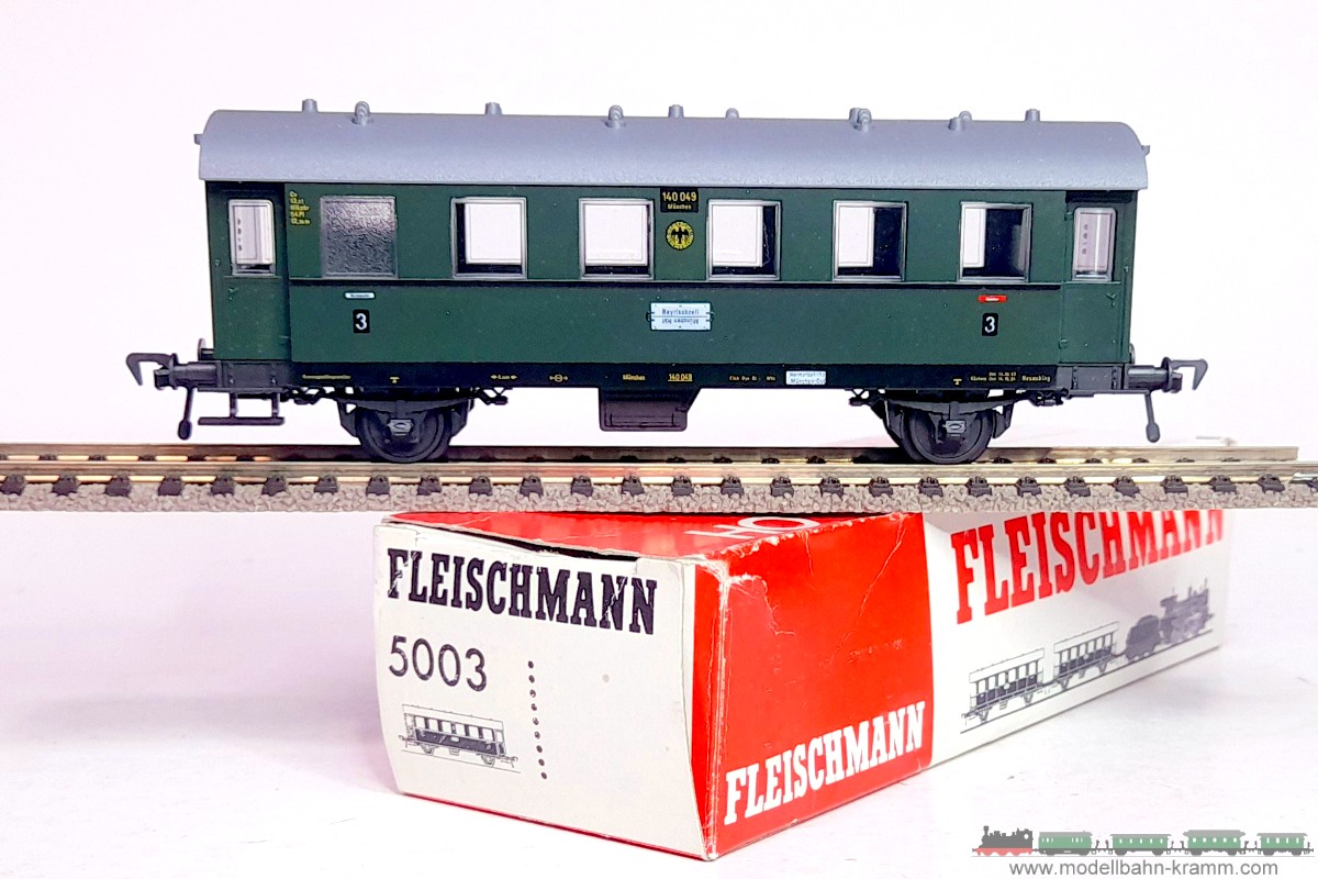 1A.second hand goods 240.0005003.001, EAN 2000075553911: Fleischmann H0 DC 5003 Personenwagen 3. Klasse grün DRG