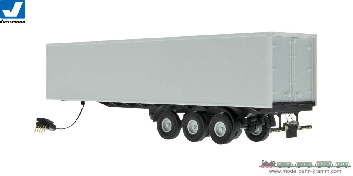 The semitrailer with rear lighting is equipped wit