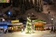 Faller 134002, EAN 4104090340025: H0 2 Weihnachtsmarktbuden mit beleuchtetem Weihnachtsbaum